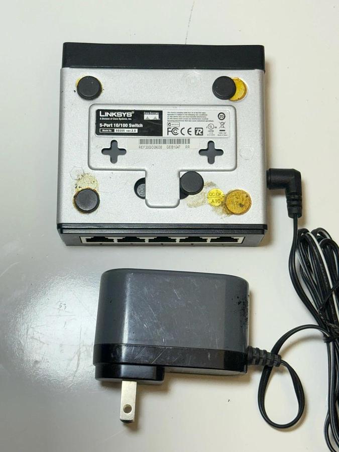 Used CISCO Linksys 5-Port 10/100 Network Switch, Model: SD205