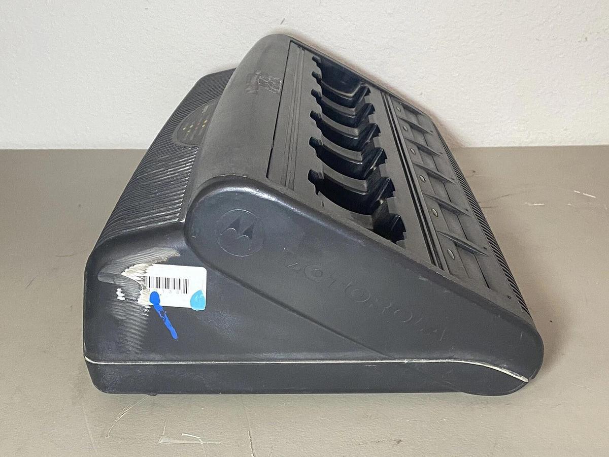 Used Motorola WPLN4197A 6-Bank Adaptive Battery Charging Station