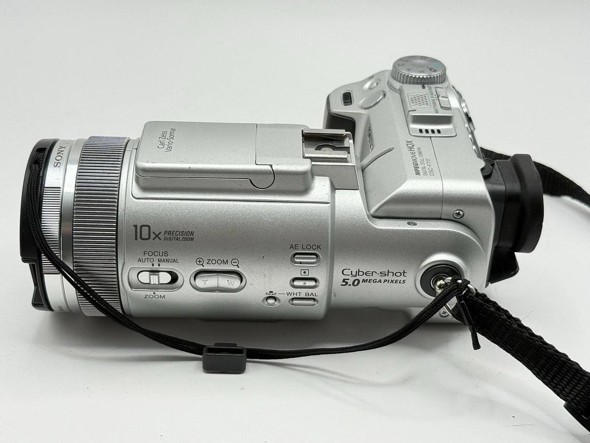 Used Sony Cyber-Shot DSC-F717 Compact Digital Still Camera w/ Charger + Battery + Bag