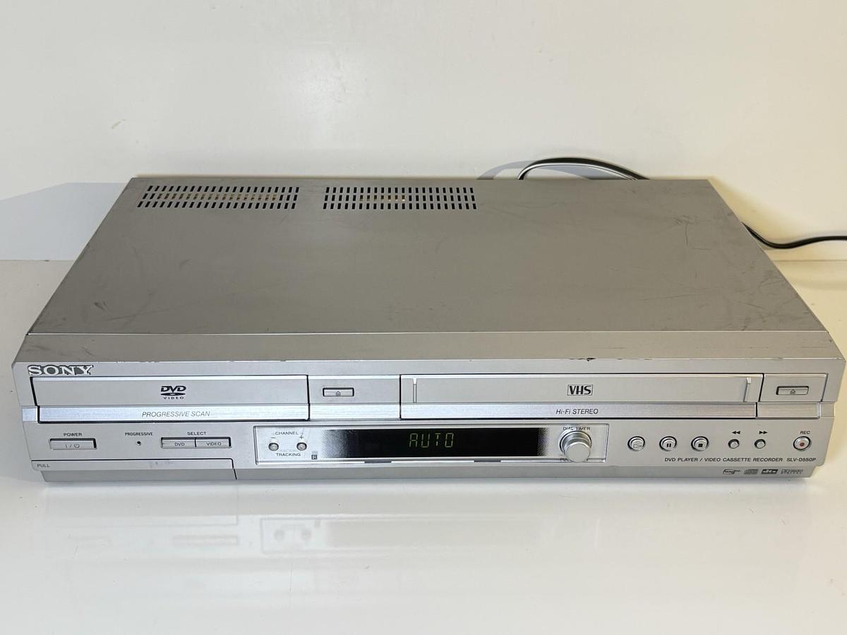 Used Sony SLV-D550P DVD Player / Video Cassette Recorder