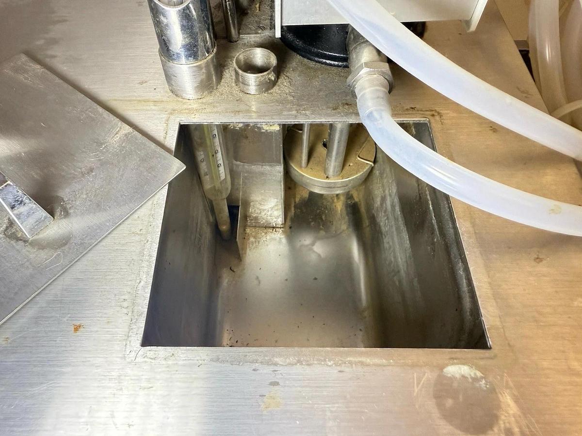 Used Haake FK 78332 Heating Water Bath Circulator – Lab Grade