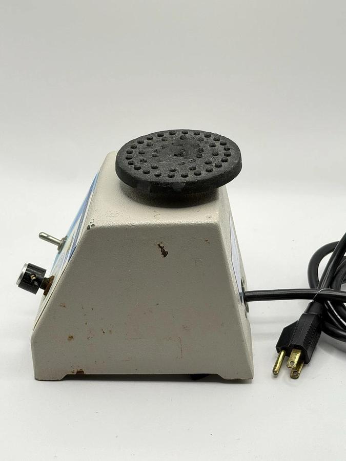 Used VWR Scientific Products - Vortex Genie 2 G560 Analog Vortex Mixer Shaker