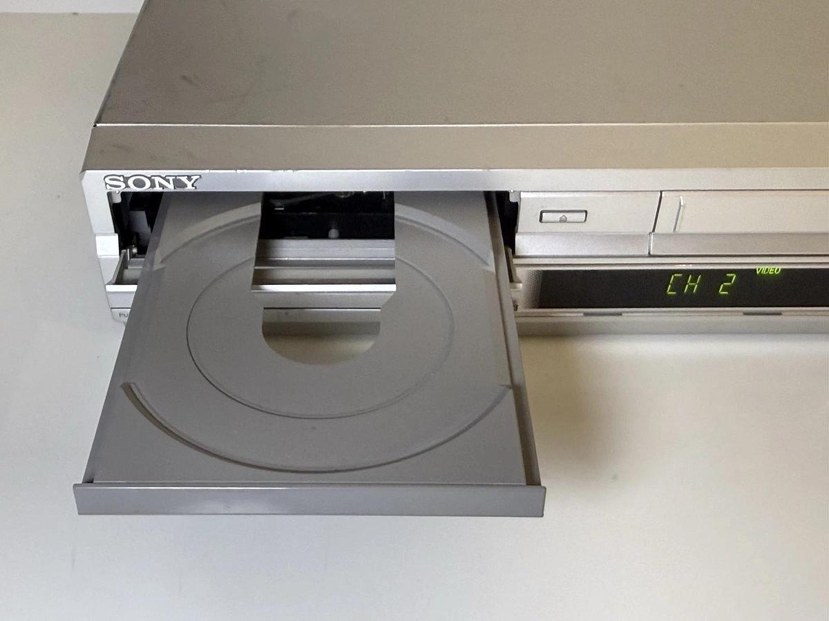 Used Sony SLV-D550P DVD Player / Video Cassette Recorder