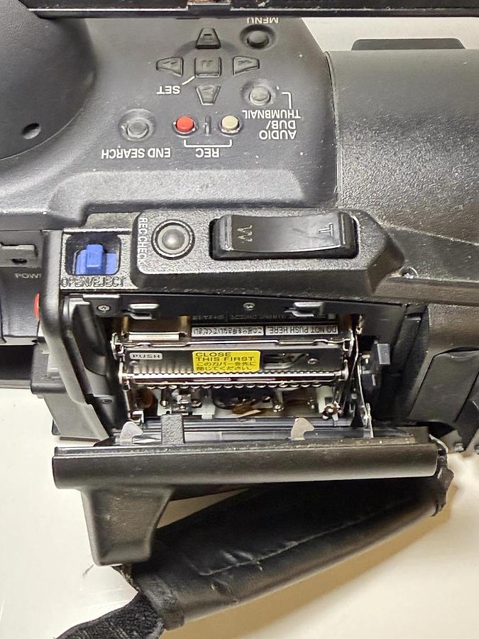 Used Panasonic AG-HVX200P DVCPRO HD P2 Camcorder Video Camera with Case & Accessories