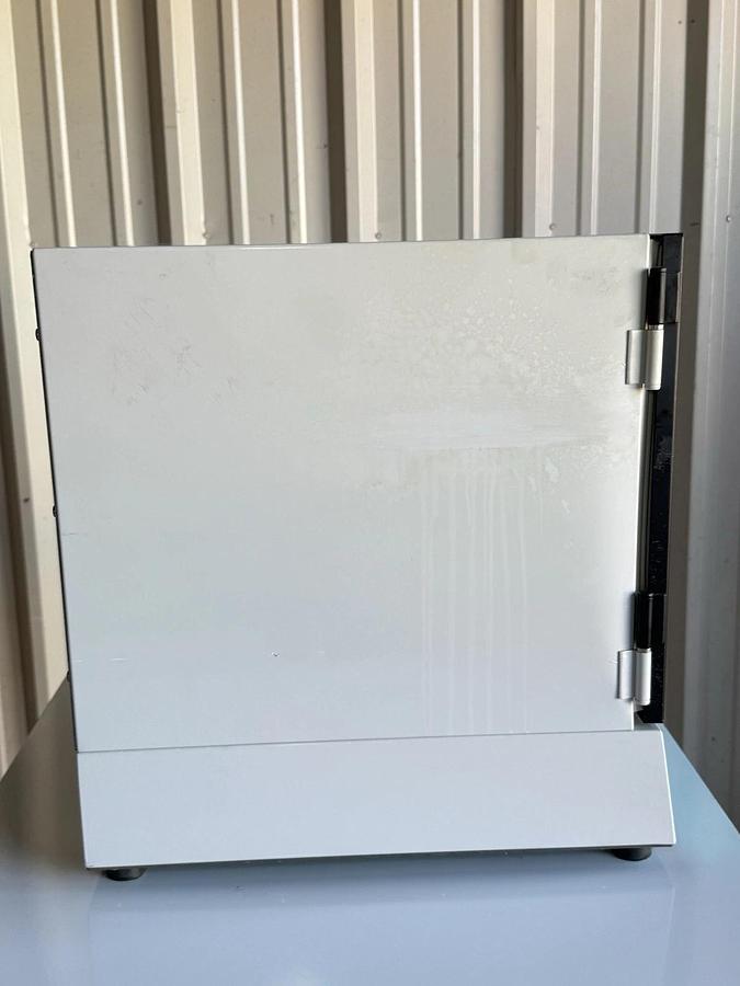 Used Labnet Problot 6 Hybridization Oven Incubator H0600