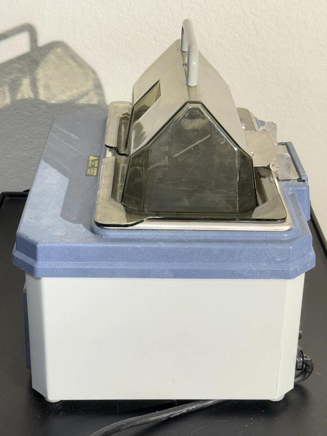 Used Fisher Scientific ISOTEMP 205 Digital Water Bath # 15-462-5 with lid