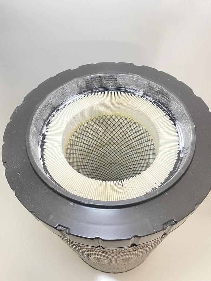 Used Fleetguard Cylindrical Air Filter Primary AF25708M USA
