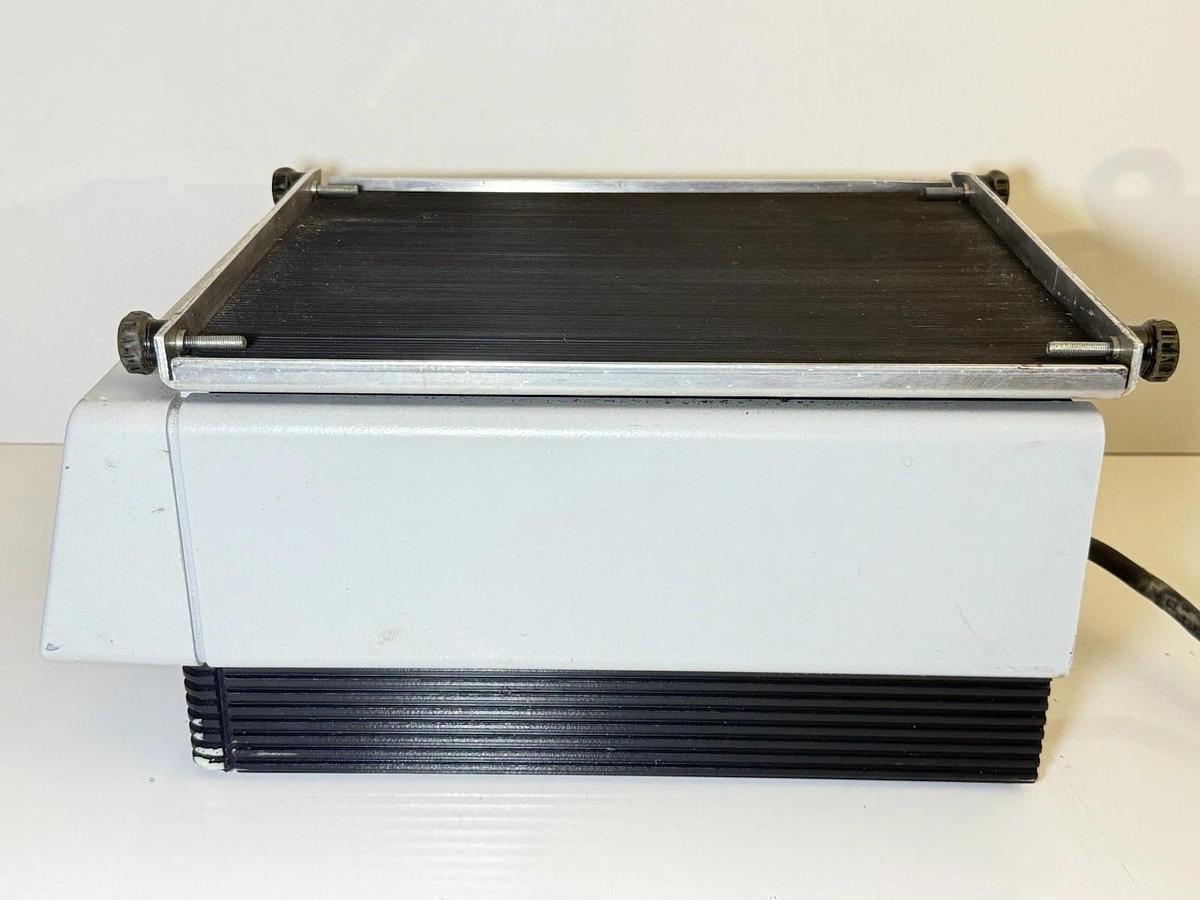 Used VWR Scientific Digital Orbital Shaker Cat. No. 57018-754 Platform Shaker 980001