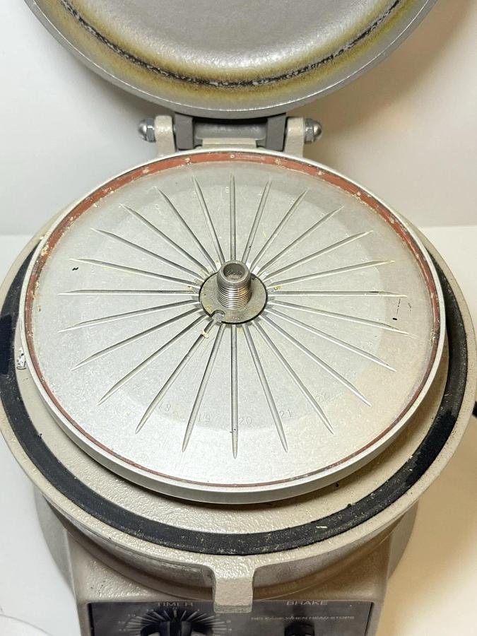 Used Damon / IEC Division IEC MB Centrifuge Micro Hematocrit with # 275 Rotor