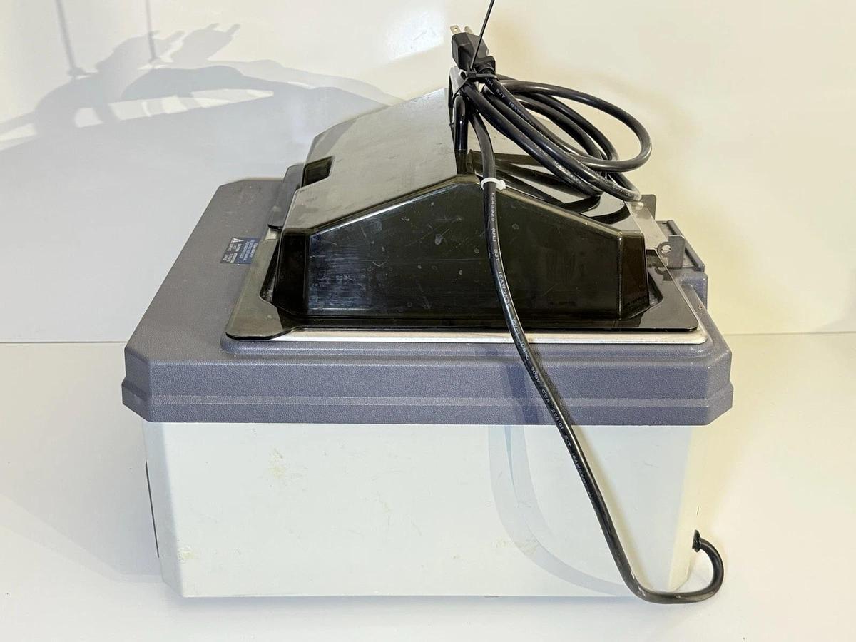 Used Fisher Scientific Isotemp 210 Water Bath with Lid