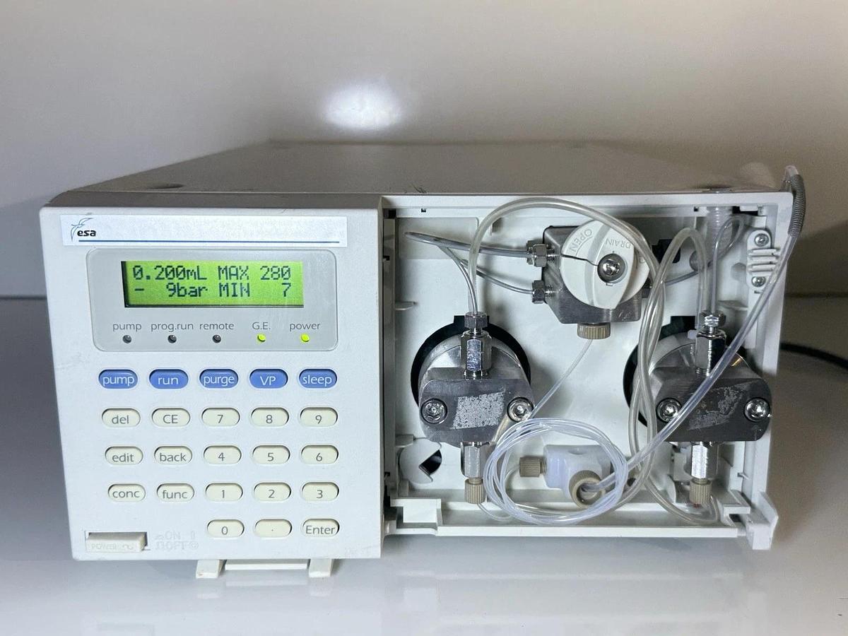 Used ESA HPLC Chromatography 582 Solvent Delivery System