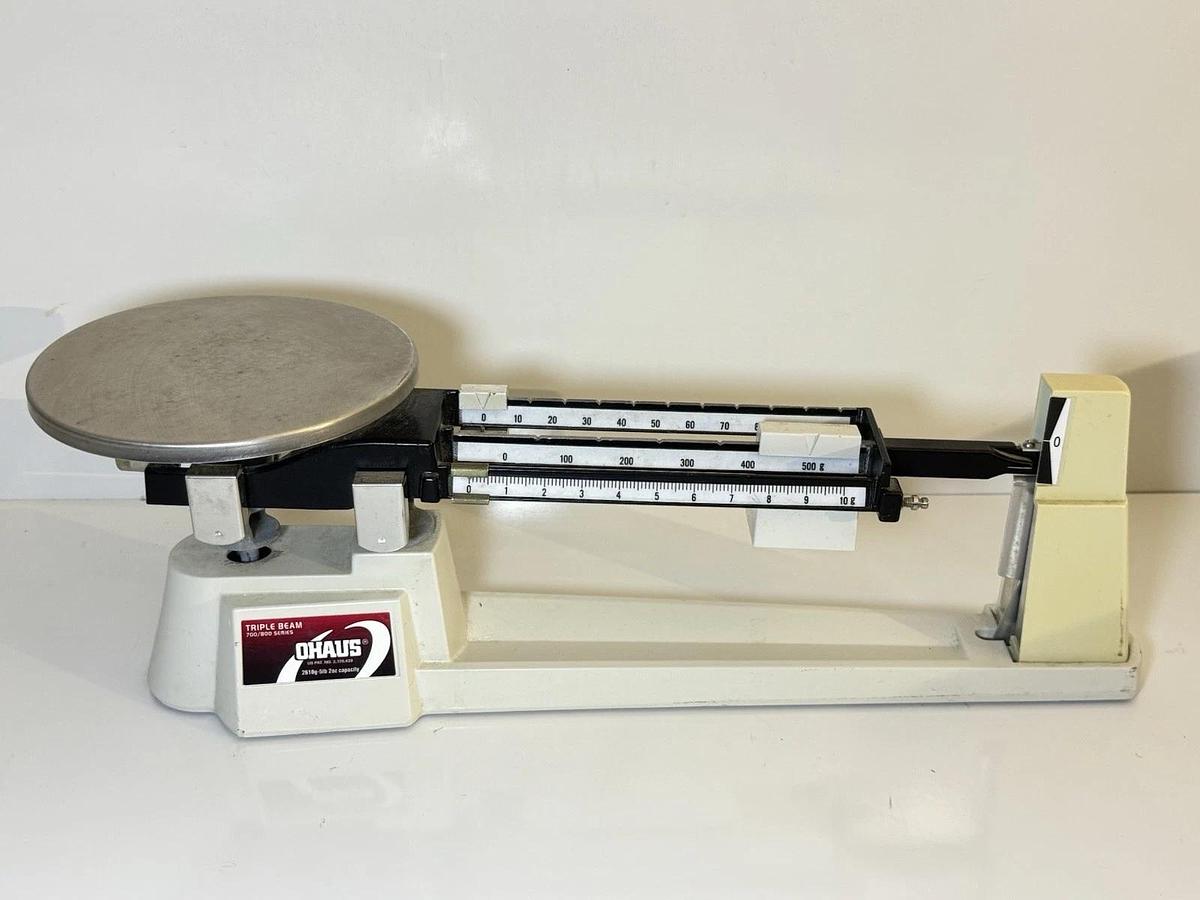 Used Ohaus Triple Beam Balance 700 / 800 Series 2610g 5lb 2oz Capacity Scale