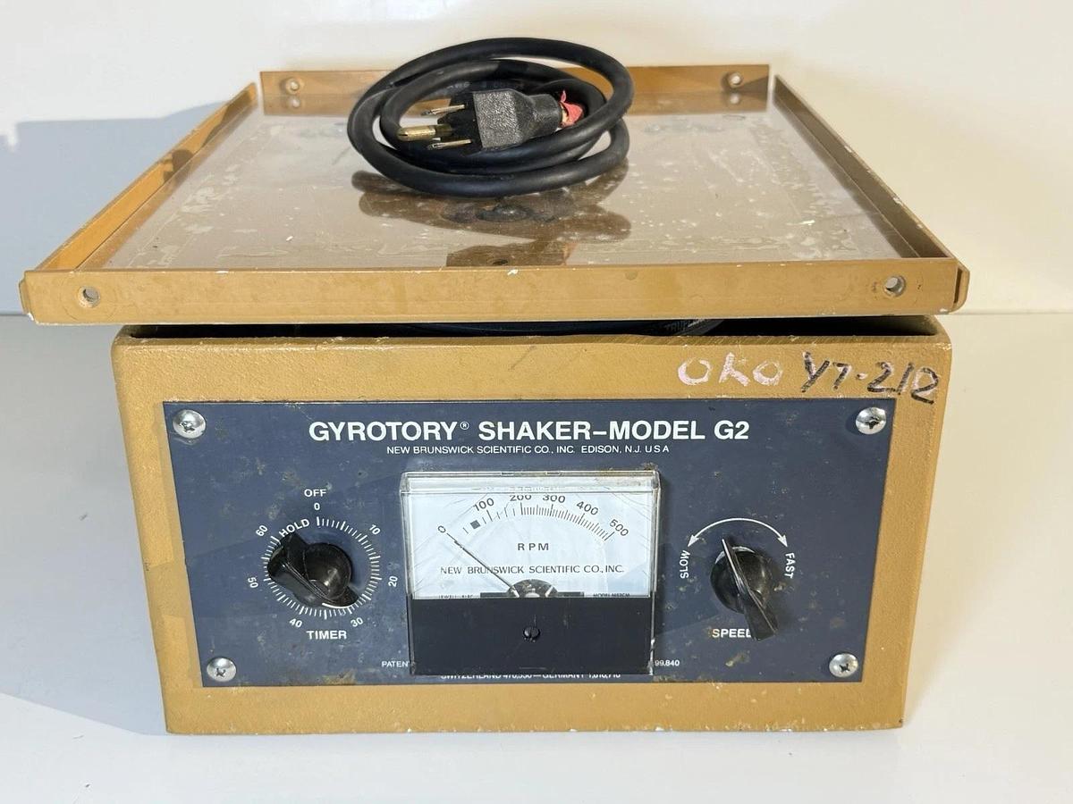 Used New Brunswick Scientific Laboratory Gyrotory Shaker Model: G2 (M1001-0000)