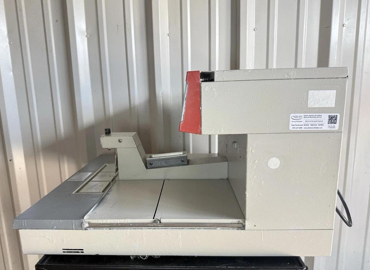 Used Sakura Tissue-Tek 4 Embedding Console 4710 and Cryo Console 4709