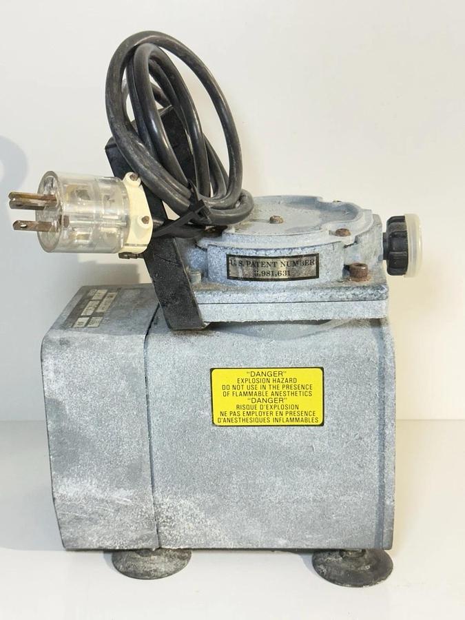 Used GAST Vacuum Pump DOL-122A-AA 115V 4A 60Hz
