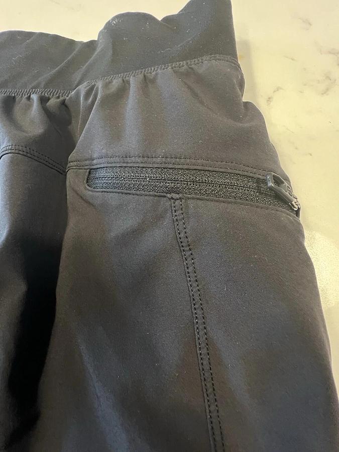 Used LULULEMON MENS sz XL BLACK SHORTS CA 35801 9” Inseam