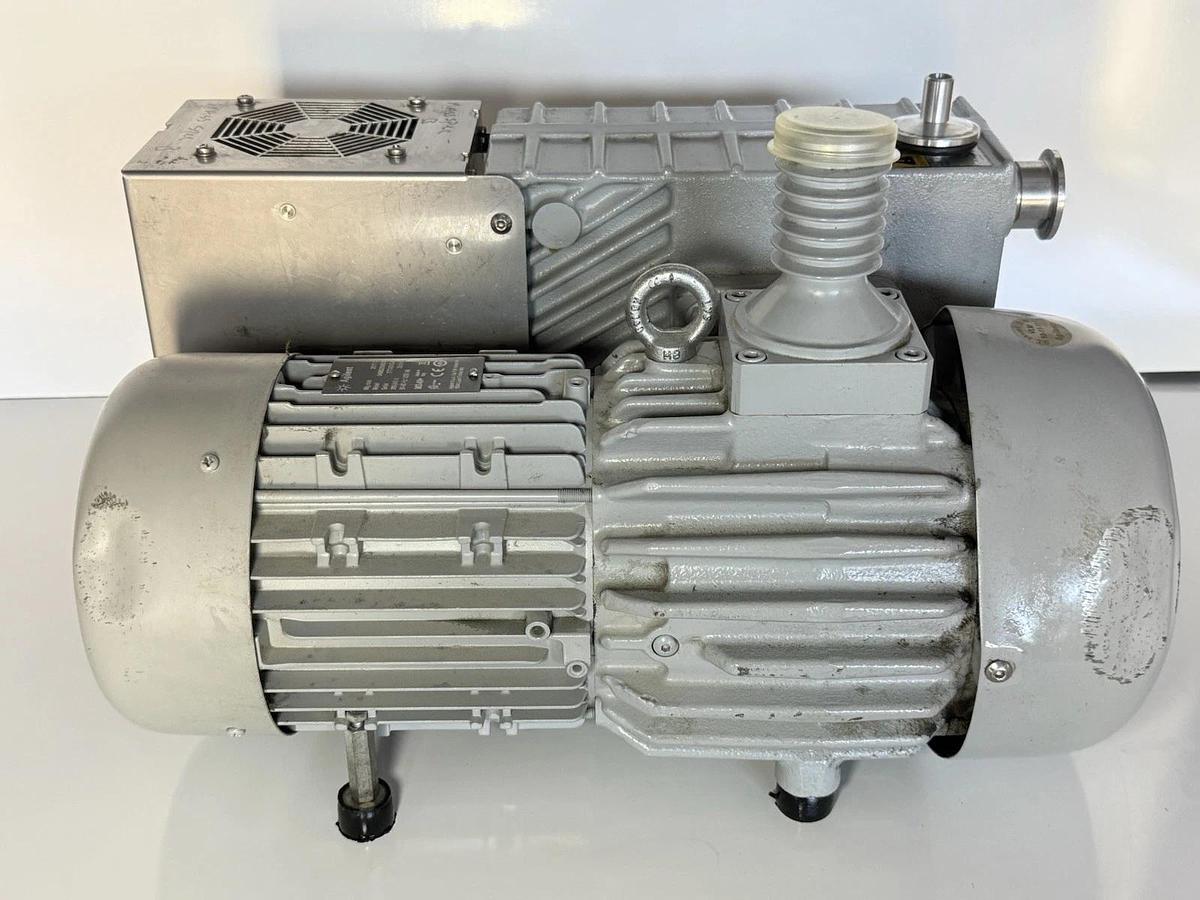 Used Agilent Technologies MS40+ Rotary Vane Pump 9499225M008