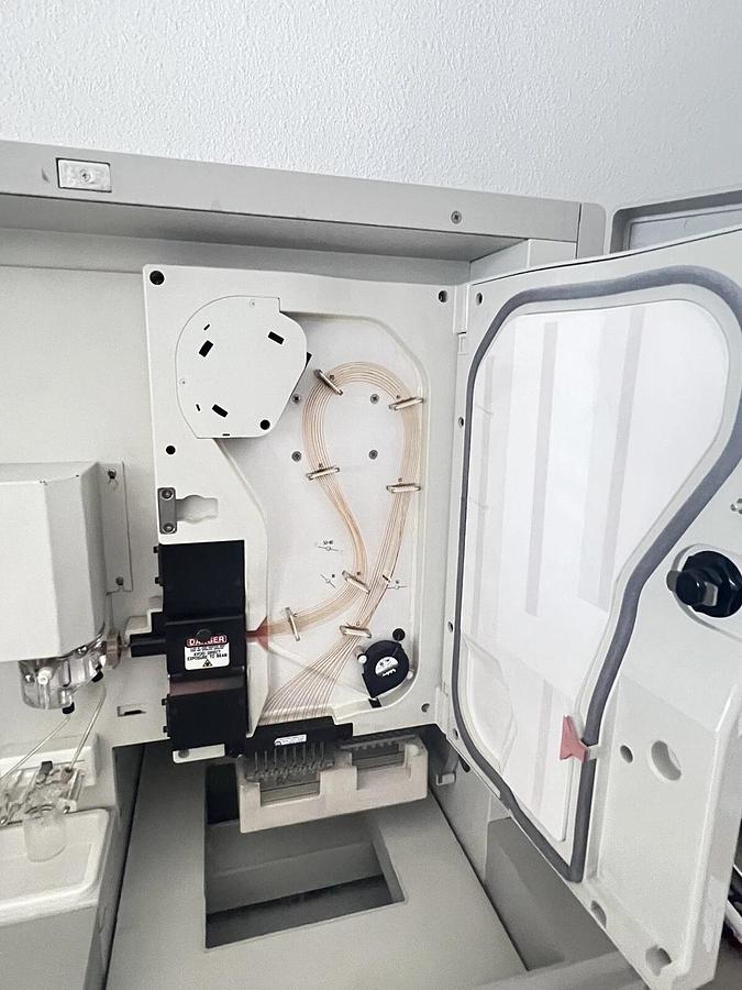 Used Applied Biosystems Hitachi ABI 3130XL Genetic DNA Sequencer