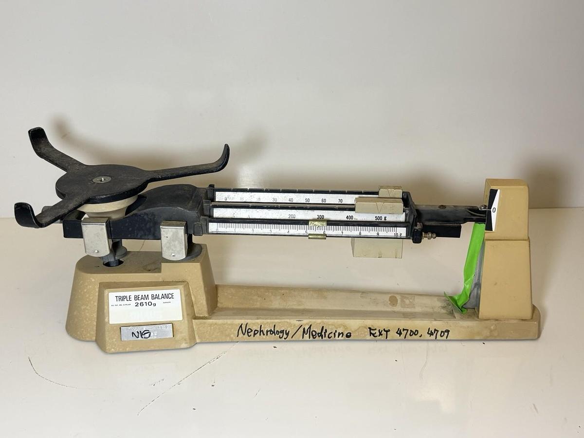 Used OHAUS Vintage Triple Beam Balance Scale Laboratory (2610g capacity)