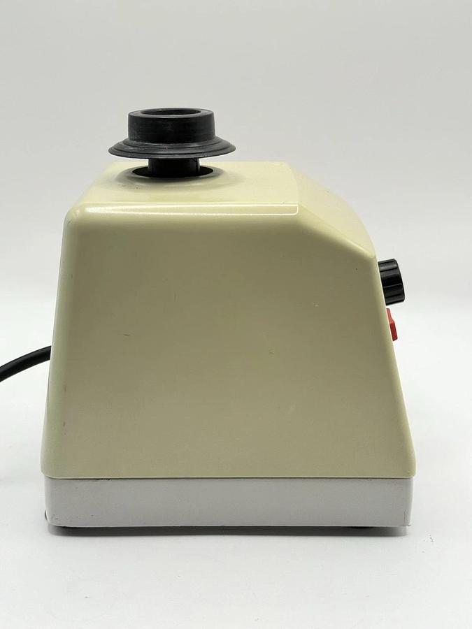 Used Labnet International Inc. - VX100 Vortex Mixer S0100