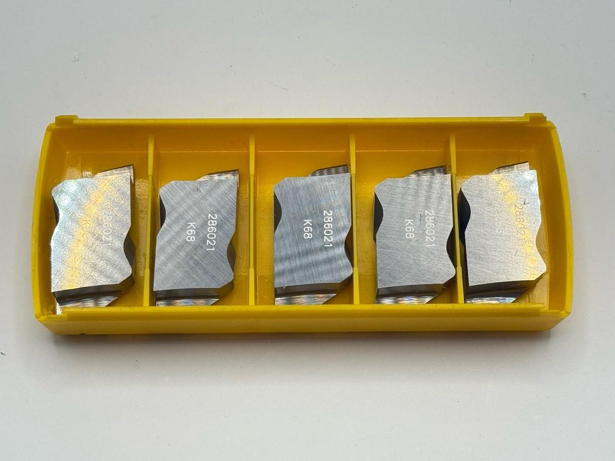 Used Kennametal Kendex Positive Precision Inserts DWG 286021R04 K68 (1187744)