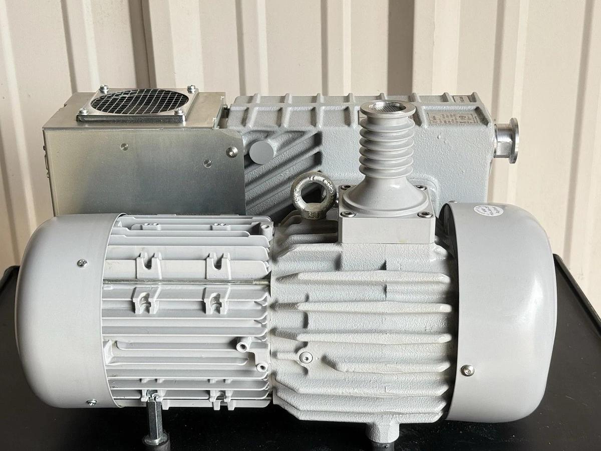 Used Agilent Technologies MS40+ RVP Rotary Vane Pump G6301-80040