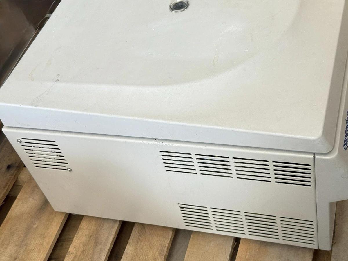 Used Eppendorf Centrifuge Model: 5810