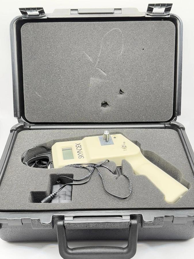 Used Skyndex Professional Body Fat Electric Caliper with Case & Power cord