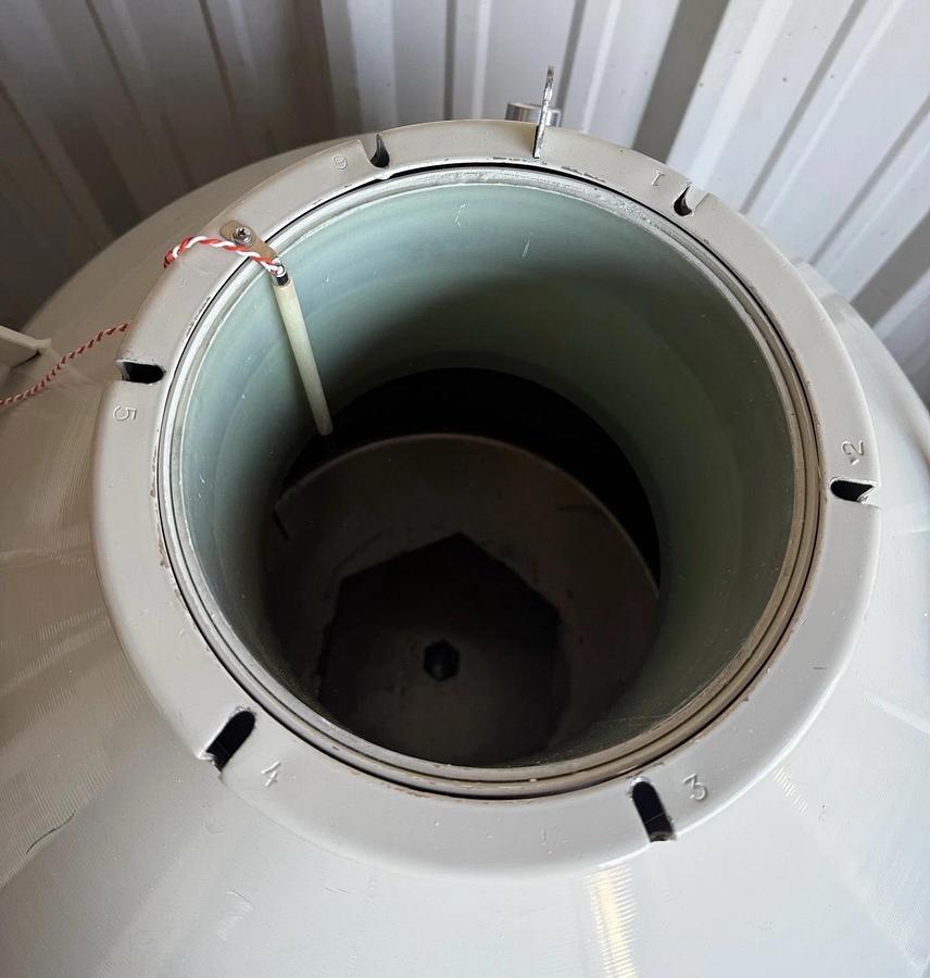 Used CBS Cryosystems 6002 Classic 175 Liter Nitrogen Tank w/ BAT-1B Level alarm