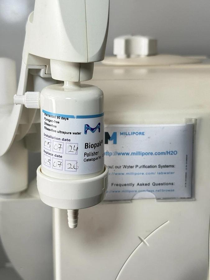 Used Millipore Milli-Q Direct 8 Water Purification System ZROQ00800