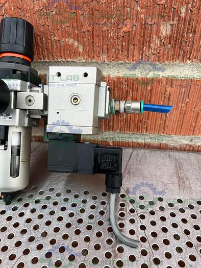 Used SMC  NAW3000-N03 Filter Regulator 0.05-0.85MPa w/ SMC Pneumatic / Solenoid  Valve