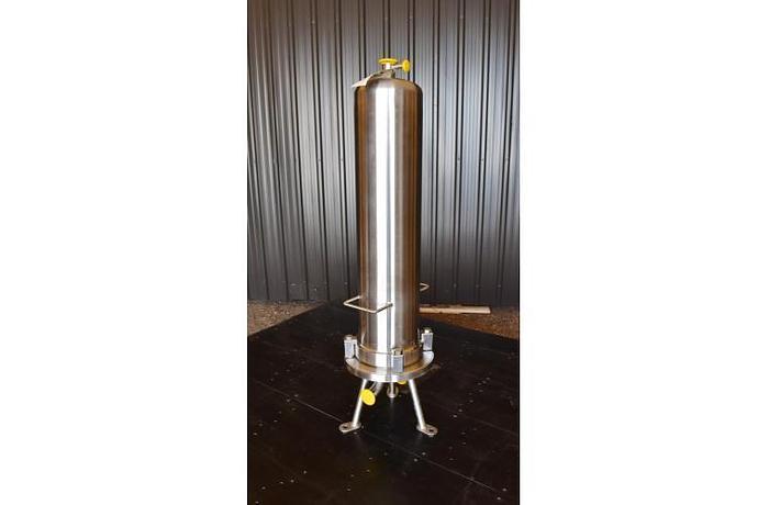 Used USED FILTER, CARTRIDGE TYPE, 1.5" INLET/OUTLET, 316L STAINLESS STEEL, SANITARY, UNUSED