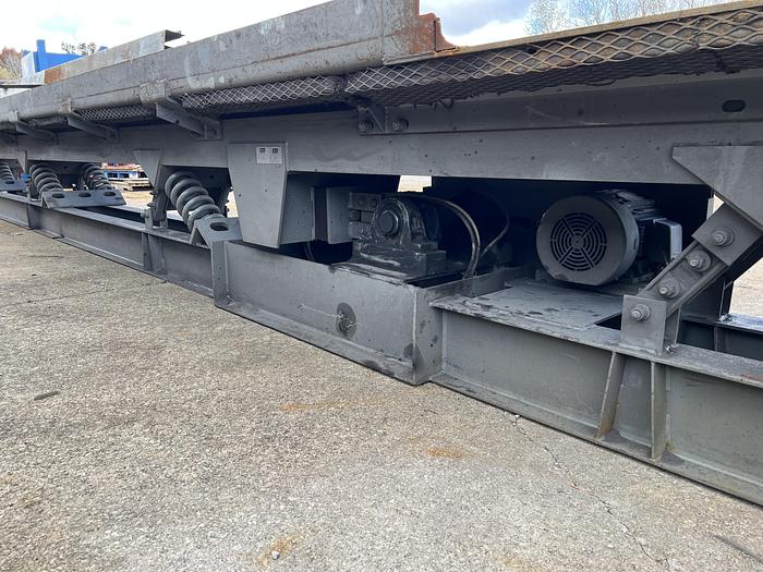 Used 1999 CARRIER HHI-3670F SHAKER CONVEYOR