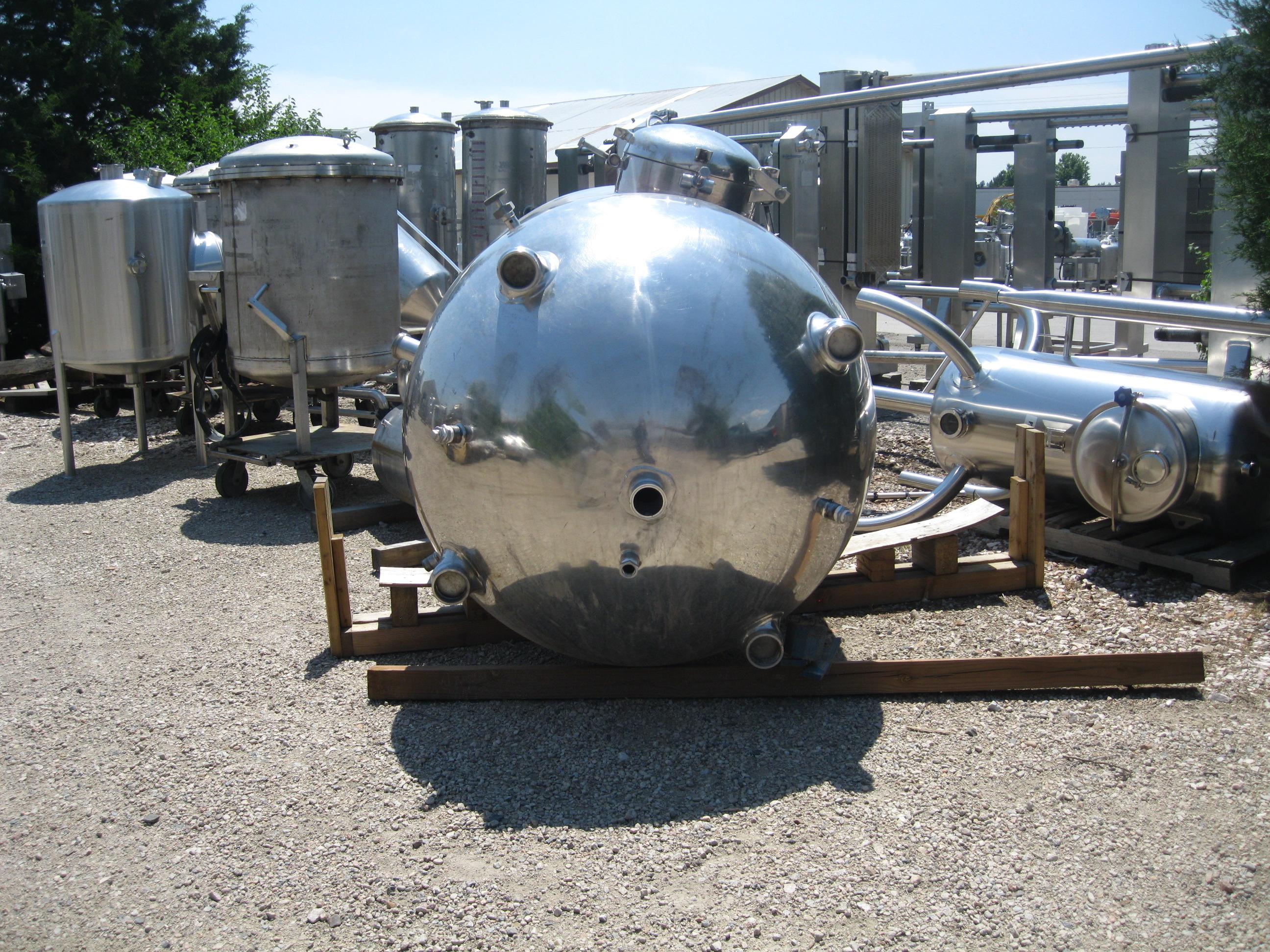 Used 400 GALLON VACUUM KETTLE TANK. GROEN MODEL NVA-300 SERIAL 13141