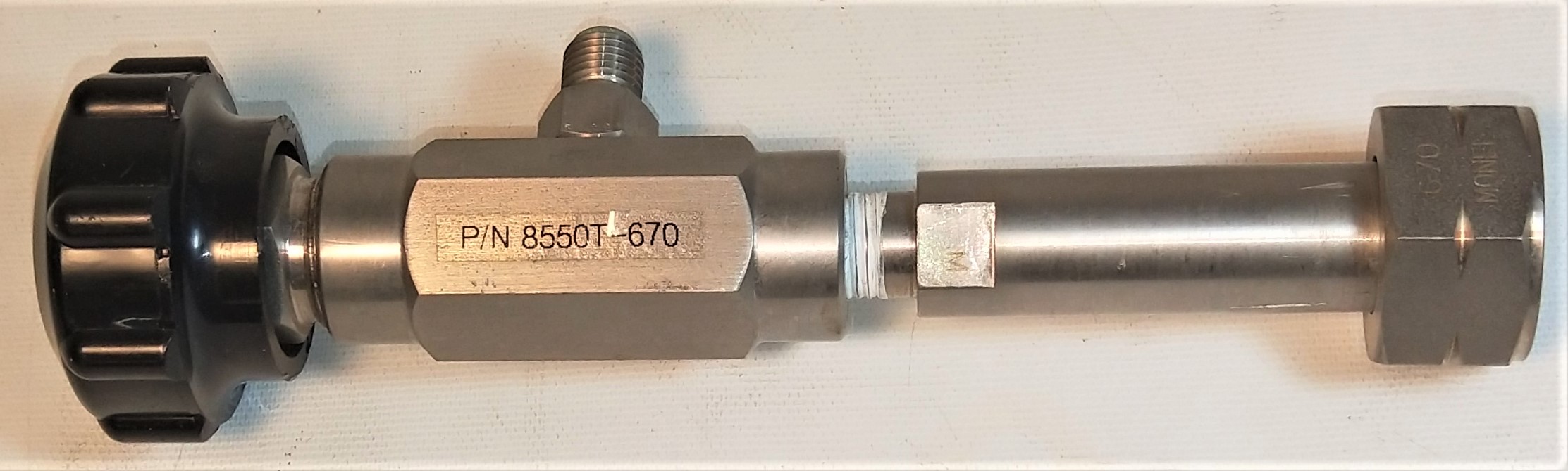 Used Monel 8550T-670 Manual Control Valve for Gas Cylinder