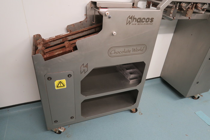 Used Hacos HML240S semi automatic moulding line