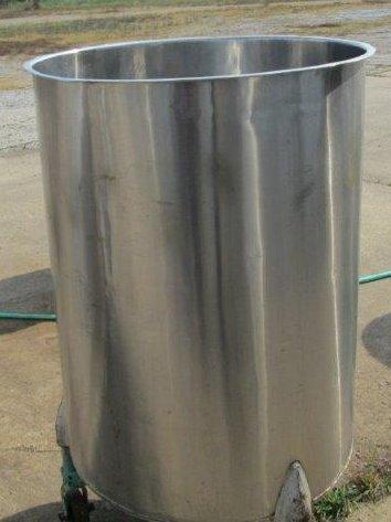 Used 100 GALLON SINGLE SHELL PFAUDLER TANK.  1" OUTLETS