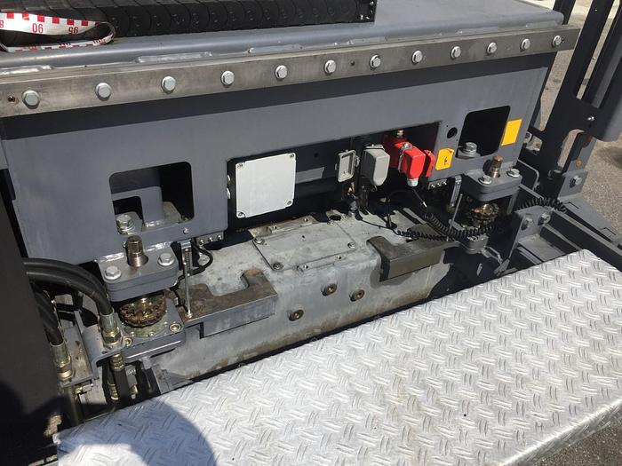 Used 2011 VOGELE SUPER 1803-2