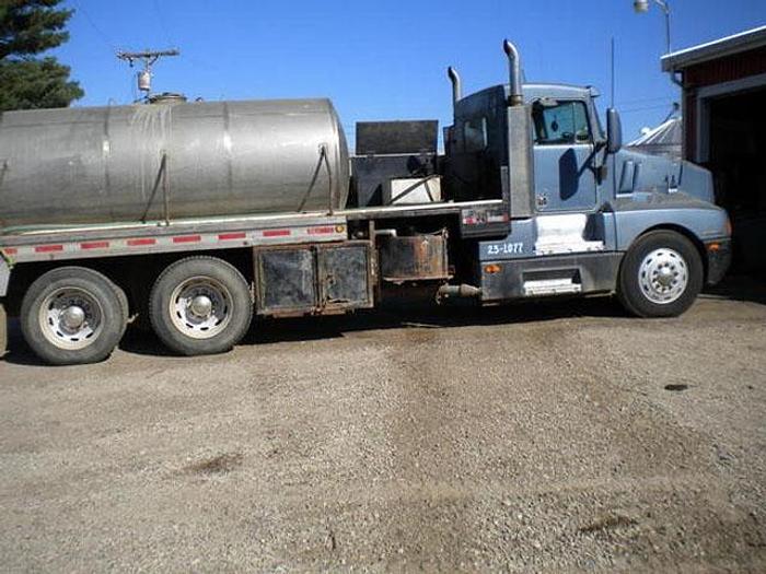 Used 1993 Kenworth Water Tank & Grout Pump