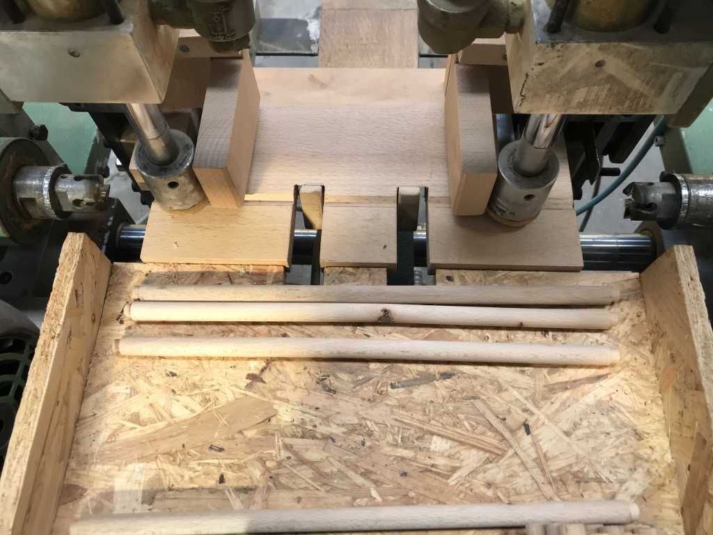 Usato Fresatrice smussatrice doppia, automatica, per fuselli tondi o prodotti similari