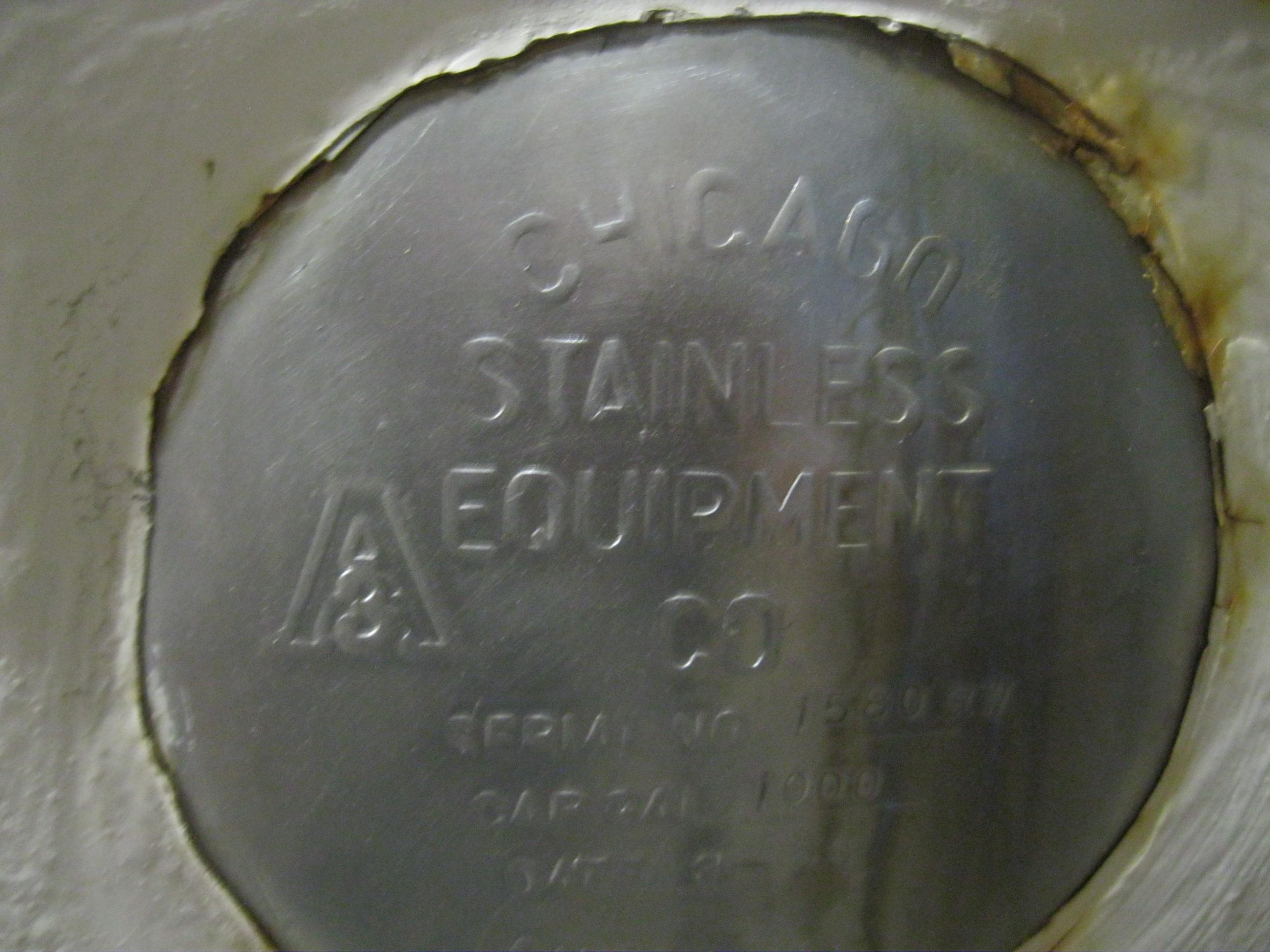 Usado 1000 GALLON HORIZONTAL BULK TANK WITH AGITATION AND JACKET