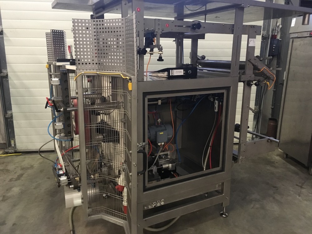 Used Innotech 3200 revo vertical bagging machine