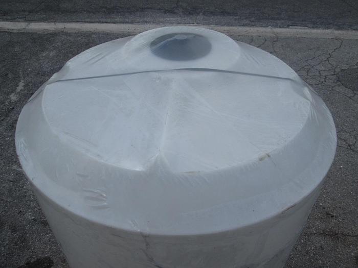 Used NEW 500 Gal Vertical Poly Tank