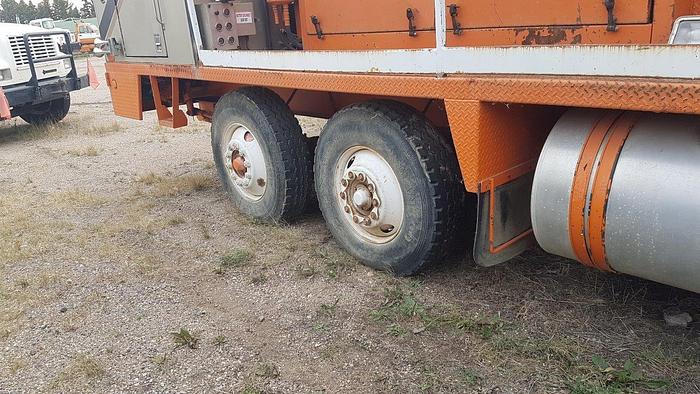 Used 2002 WELCAN 4 Axle Carrier Style Oilfield Pump / Kill Truck