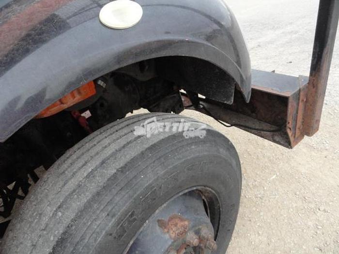 Used 2011 FREIGHTLINER BUSINESS CLASS M2 106