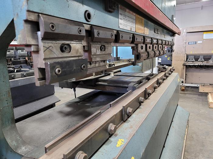 Used 1980 88 Ton Amada RG80 CNC Press Brake