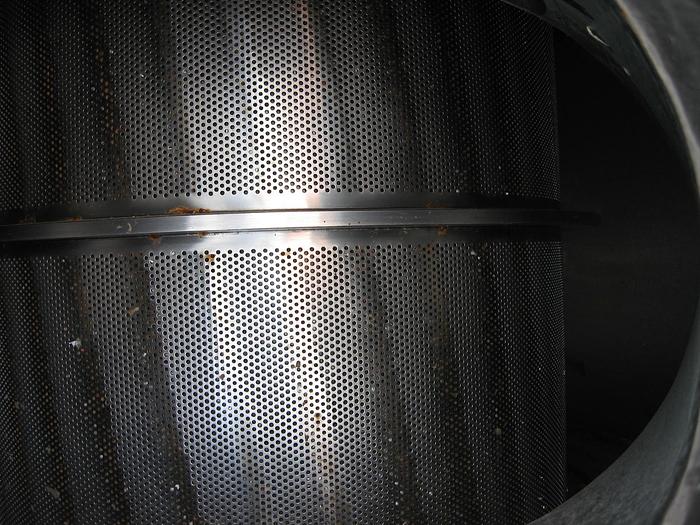 Used BLACK CLAWSON UV 300 PRESSURE SCREEN SS .079" HOLES