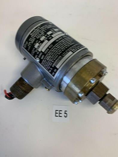 Used DUOTECT H2 PRESSURE SWITCH H2B2 5A FAST SHIPPING!~WARR