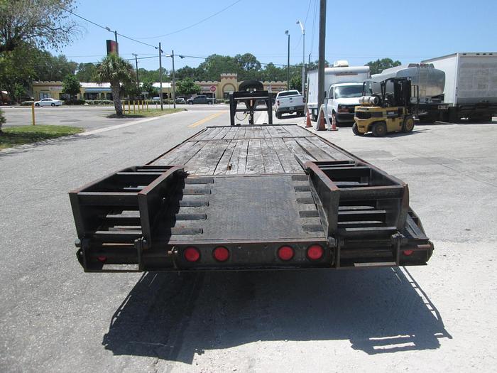 Used 28' Anderson Gooseneck Trailer
