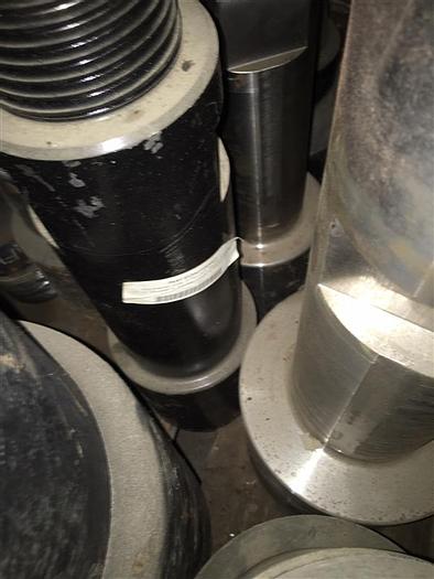 Sub Adapter 2-7/8" Reg API x 4-1/2" API Pin x 19-1/2" L - 1204110400421